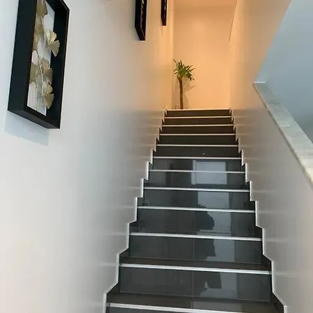 Διαμέρισμα Belle Maison Neuve, Parking Et Terrasse Privee